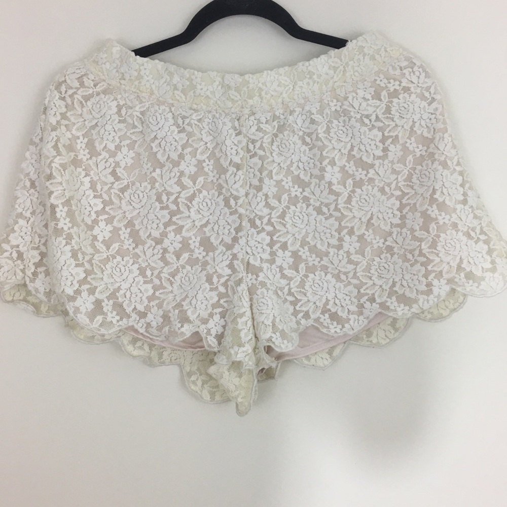 FREE PEOPLE high waist lace shorts medium size - Picture 6 of 8
